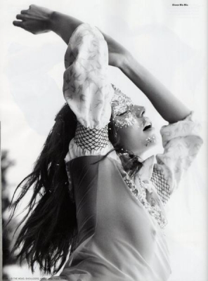 Cheryl_Cole_-_Harpers_Bazaar_Alexi_Lubomirski_15.jpg