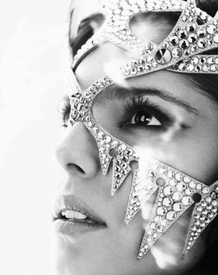 Cheryl_Cole_-_Harpers_Bazaar_Alexi_Lubomirski_28329.jpg