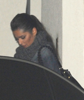 Cheryl_Cole_leaving_X_Factor_studios_09_10_10_8.jpg