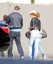 Cheryl_leaves_a_studio_in_Los_Angeles_California_4_04_10_10.jpg
