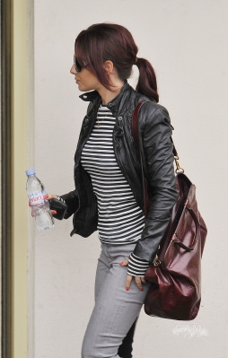 Cheryl_arriving_at_X_Factor_studios_with_red_hair_15_10_10_13.jpg