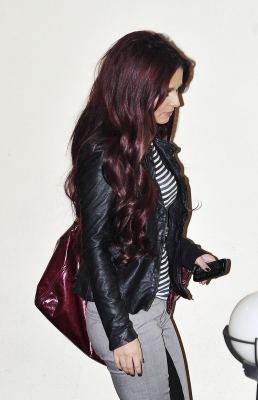 Cheryl_arriving_at_X_Factor_studios_with_red_hair_15_10_10_30.jpg