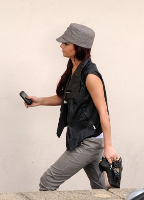 Cheryl_Cole_arriving_the_X_Factor_studios_16_10_10_2.jpg