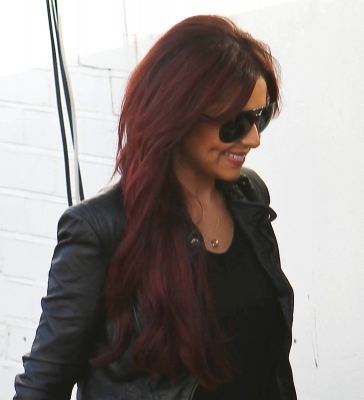 Cheryl_Cole_arriving_at_X_Factor_studios_24_10_10_3.jpg