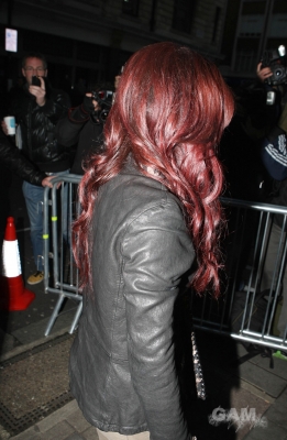 Cheryl_Cole_leaving_Radio_Two_studios_21_10_10_112.jpg