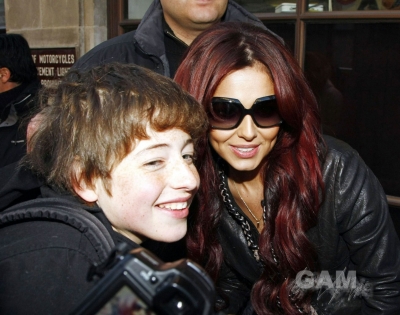 Cheryl_Cole_leaving_Radio_Two_studios_21_10_10_146.jpg