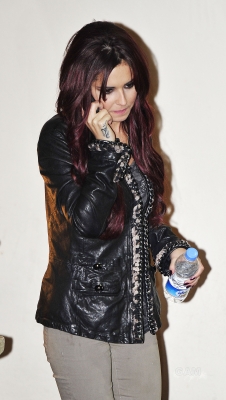 Cheryl_Cole_leaving_Radio_Two_studios_21_10_10_175.jpg