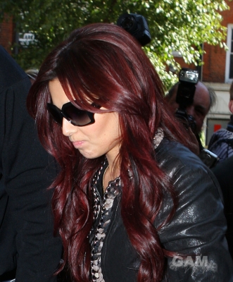 Cheryl_Cole_leaving_Radio_Two_studios_21_10_10_30.jpg
