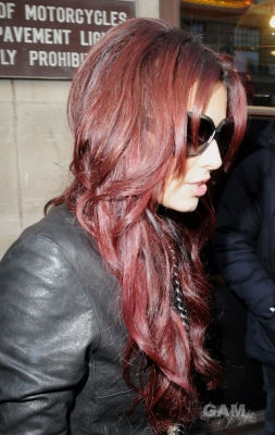 Cheryl_Cole_leaving_Radio_Two_studios_21_10_10_86.jpg