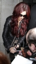 Имя файла=Cheryl_Cole_leaving_Radio_Two_studios_21_10_10_78.jpg
Размер файла=616КБ
Размеры=1899x3347
Дата=Март 11, 2012 Cheryl_Cole_leaving_Radio_Two_studios_21_10_10_78.jpg