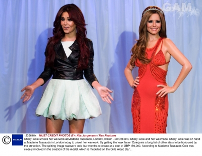 Cheryl_unveiling_her_waxwork_at_Madame_Tussauds_20_10_10_310.jpg
