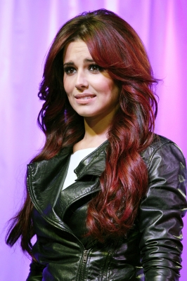 Cheryl_unveiling_her_waxwork_at_Madame_Tussauds_20_10_10_51.jpg