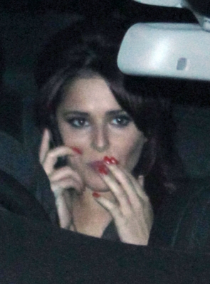 Cheryl_Kim_and_Nicola_leaving_X_Factor_studio_16_10_10_6.jpg