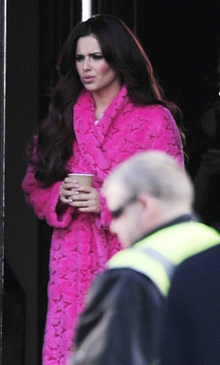 Cheryl_Cole_filming_a_new_Commerical_for_LOREAL_28_10_10_1.jpg