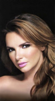 Girls_Aloud_-_Donna_Trope_Eylure_promotion_2010_2.jpg