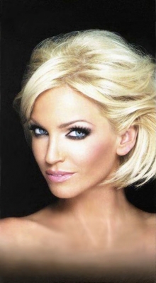 Girls_Aloud_-_Donna_Trope_Eylure_promotion_2010_3.jpg