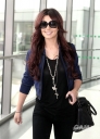 Cheryl_Cole_arriving_at_Heathrow_05_11_10_19.jpg