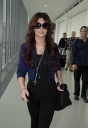 Cheryl_Cole_arriving_at_Heathrow_05_11_10_61.jpg