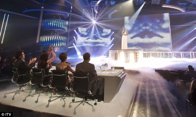 Cheryl_Cole_X-Factor_Live_Show_Week_5_06_11_10_1.jpg
