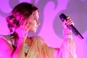 Имя файла=Cheryl_performs_at_the_de_Grisogono_Party_18_05_10_52.jpg
Размер файла=1304КБ
Размеры=3264x2202
Дата=Март 07, 2012 Cheryl_performs_at_the_de_Grisogono_Party_18_05_10_52.jpg