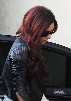 Cheryl_Cole_arriving_at_X_Factor_studios_07_11_10_6.jpg