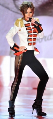 Cheryl_performing_FFTL_on_French_Vivement_Dimanche_06_04_10_11.jpg