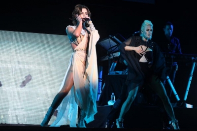 Cheryl_Supporting_BEP_-_Dublin_01_05_10_76.jpg