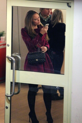 Cheryl_and_Kimberley_leaving_the_X_Factor_studios_13_11_10_26.jpg