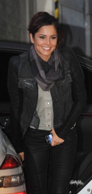 Cheryl_Cole_arriving_at_X_Factor_studios_14_11_10_1.jpg
