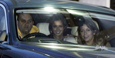 Cheryl_Cole_arriving_at_X_Factor_studios_19_11_10_61.jpg