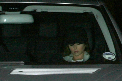 Cheryl_and_Ashley_Cole_leave_hospital_in_London_12_02_10_2.jpg
