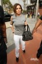 Cheryl_and_Derek_Hough_step_out_to_lunch_together_19_02_10_35.jpg