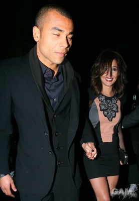 Cheryl_and_Kimberley_arriving_at_Mandarin_Oriental_12_01_10_112.jpg