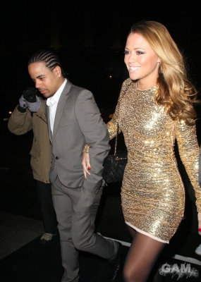Cheryl_and_Kimberley_arriving_at_Mandarin_Oriental_12_01_10_219.jpg
