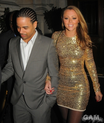 Cheryl_and_Kimberley_arriving_at_Mandarin_Oriental_12_01_10_226.jpg