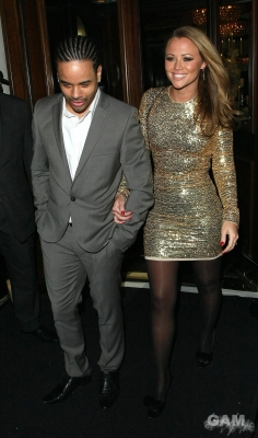 Cheryl_and_Kimberley_arriving_at_Mandarin_Oriental_12_01_10_234.jpg