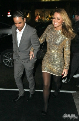 Cheryl_and_Kimberley_arriving_at_Mandarin_Oriental_12_01_10_247.jpg