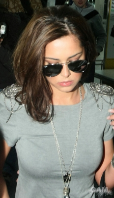 Cheryl_arrives_at_Heathrow_airport_04_03_10_3.jpg