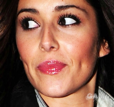 Cheryl_Cole_arrives_at_Heathrow_airport_28_01_10_47.jpg