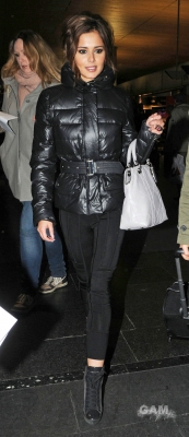 Cheryl_Cole_arrives_at_Oslo_International_airport_07_04_10_23.jpg