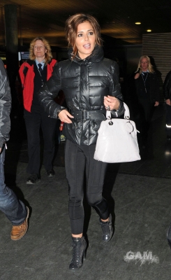 Cheryl_Cole_arrives_at_Oslo_International_airport_07_04_10_28.jpg