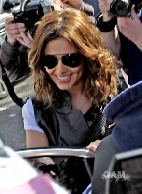 Cheryl_Cole_Arriving__Leaving_Radio_1s_Live_Lounge_23_03_10_50.jpg