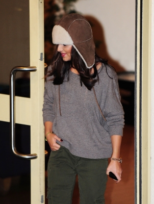 Cheryl_arriving_at_X_Factor_studios_27_11_10_51.jpg