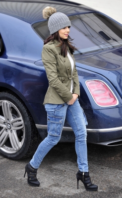 Cheryl_Cole_arriving_at_the_X_Factor_studios_03_12_10_19.jpg