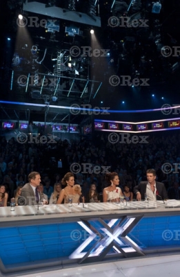 Cheryl_Cole_X_Factor_Live_Show_Week_9_4_12_10_8.jpg