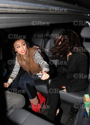 Cheryl_and_Cher_arriving_leaving_Chers_house_07_12_10_15.jpg