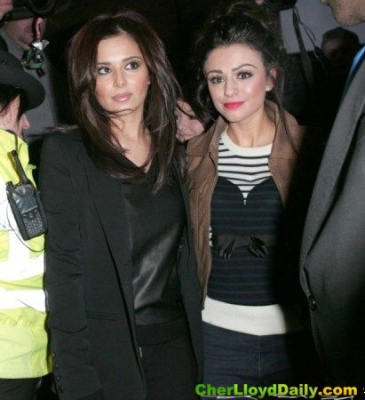 Cheryl_and_Cher_arriving_leaving_Chers_house_07_12_10_20.jpg