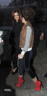 Cheryl_and_Cher_arriving_leaving_Chers_house_07_12_10_3.jpg
