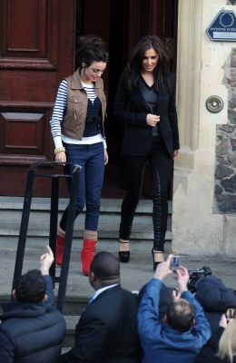 Cheryl_and_Cher_arriving_leaving_Chers_house_07_12_10_47.jpg