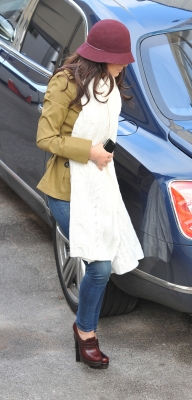 Cheryl_Cole_arriving_at_the_X_Factor_studios_11_12_10_4.jpg